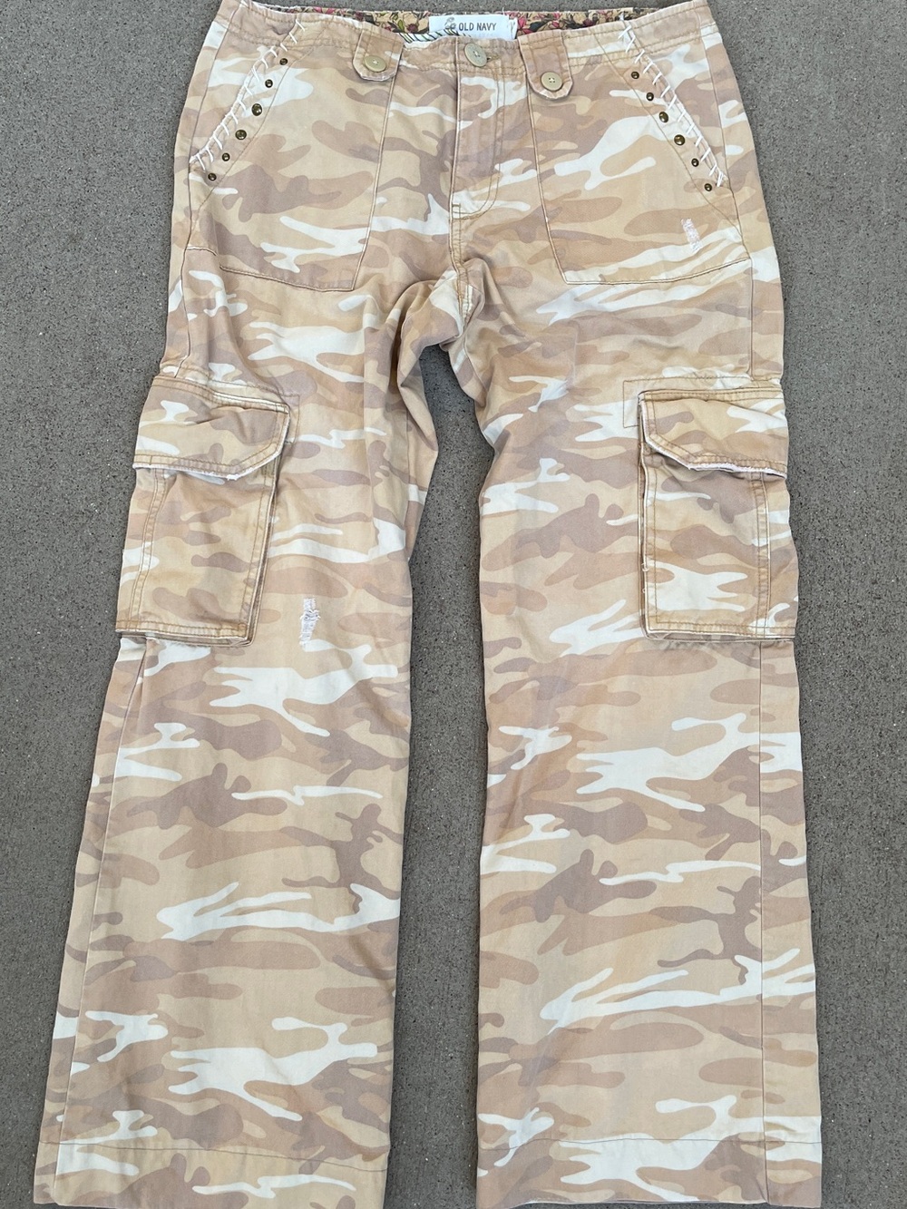 Old Navy Y2K Camo Cargo Pants Wide Leg Studded Utility 2000s Distressed Sz 10